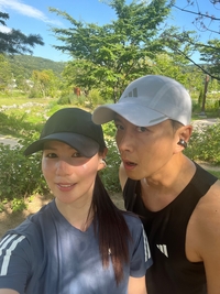 진태현, 갑상선암 완치 후 건강한 근황…“까무잡잡을 돌려줘”