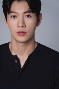 [단독] ‘폭싹’ 학씨 아들 문유강, 진서연 연하남 된다…‘다음생은 없으니까’ 합류