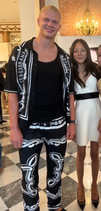 추사랑X홀란드, 이 조합 특별해 ‘자비 없는 비율 과시’ [★SNS]