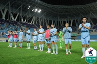 ‘역전패’에 수비수 홍정운 오른 광대뼈 함몰·골절 진단…11위 수원FC와 5점차, 대구의 한숨이 깊어진다[SS현장]