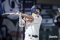 ‘7월 타율 0.143’ 주춤한 나승엽→김태형 감독의 진단 “타격 타이밍을 잡지 못하고 있어” [SS잠실in]