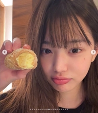 “장원영 맞아?” 화장기 뺀 민낯에 ‘두눈 휘둥그레’…얼굴점으로 본인 인증!