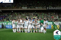 또 0-2→3-2 대역전승, 도저히 지지 않을 것 같은 전북의 뒷심과 팀 스피릿…괜히 독주하는 게 아니다