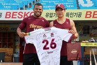 키움, ‘6주 대체 외국인 타자’ 스톤 위한 송별 행사 진행…카디네스, 22일 복귀