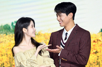 ‘파도파도 미담’ 아이유의 의리끝판왕 행보…정점은 박보검!