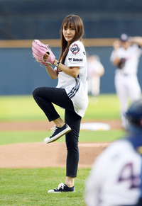 [포토]‘중식 여신’의 시구