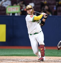 [포토] 김건희 ‘제대로 안맞아’