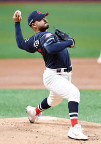 [포토]키움전 선발 등판한 롯데 감보아