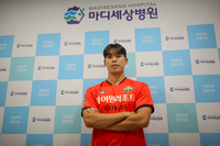 강원, 강릉제일고 출신 김신진 영입