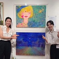 배우 하희라·이태란, 미술 전시회서 드러낸 ‘숨은 예술 감성’