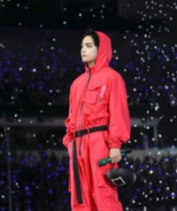 “마스크 벗지마!” 넷플도 감탄…BTS 뷔, 오징어게임으로 글로벌 쥐락펴락