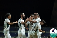 전북의 ‘불패 가도’ 멈추지 않는다, 광주에 2-1 극장승 ‘20G 연속 무패’…포옛호 누가 꺾으려나