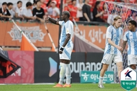 ‘괴물’ 말컹 멀티골보다 강했던‘강릉 극장’의 기운, 강원 또 추가시간 동점골로 울산과 무승부[현장리뷰]