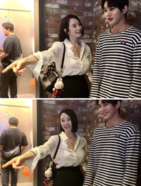 김혜수, 시크+우아함 갖춘 패션…윤상현과 32살 나이차 무색한 다정 투샷