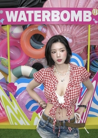 ‘워터밤 여신’이 사라졌다! 건강 문제 대두된 권은비