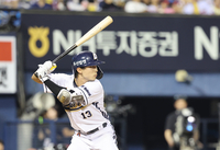 ‘3안타 2타점 2득점’ 이유찬, LG전서 펄펄 날았다! “연패 끊는 데 도움 된 것 같아 기분 좋다” [SS잠실in]