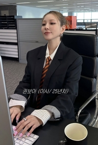 ‘급성 골괴사’ 보아, “MZ와 Gen Z 스태프가 만나 25년 차 가수를 괴롭히면...”