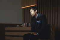 취준생 된 이병헌, 또 얼굴 갈아 끼우니 ‘어쩔수가없다’