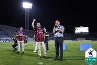 10년 전 승격, 1부 단골인데 시설은 여전히 그때 그대로…안타까운 수원FC 인프라, K리그가 고민해야 할 지점[SS포커스]