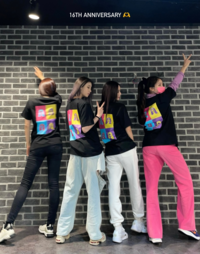 티아라, 데뷔 16주년 ‘완전체 뭉쳤다’…탈퇴 소연도 자축 [★SNS]