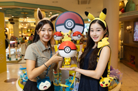 포켓몬 풍선비행 봉제인형 키링’부터 ‘팝콘통’까지…롯데월드, 한정판 굿즈로 ‘MZ 취향 저격’