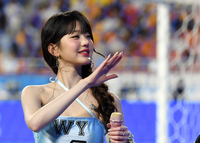 [포토]미소와 함께 인사 건네는 아이브 장원영