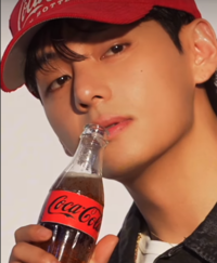 BTS 뷔, 잘생긴 얼굴은 다양하게 봐야지! 코카콜라 앰베서더 발탁