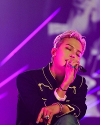 ‘패션쇼 방불케한 무대’…지드래곤, 변화의 귀재 답게 무대서 빛난 압도적 존재감