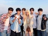 아이들 우기, 나우즈와 ‘자유롭게 날아’ 중국어 버전 무대 최초 공개