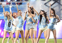 [포토]아이브, 안유진의 열창 속에...