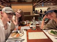 ‘故 최진실 자녀’ 최환희-준희, 1등 이모 홍진경과 훈훈한 생일파티 [★SNS]