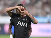 [포토] 찰칵 세리머니 브래넌 ‘손흥민을 위하여’