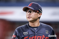 안경 에이스 ‘감’ 되찾았다! 박세웅 3G 연속 QS ‘11승’ 수확…타선도 ‘맹타’ 롯데, 키움 꺾고 ‘2연승’ [SS고척in]