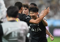 [포토] 선취골에 환호하는 손흥민