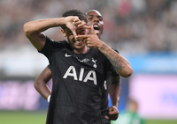 [포토] 골 넣고 찰칵 세리머니하는 브래넌