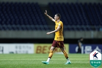 광주도 몰랐던 아사니의 황당한 무단 이적, 그냥 넘어가면 구단만 호구 된다[SS포커스]