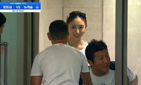 손흥민 생방송 경기에 포착된 조세호 부인 정수지, 완벽한 미녀였어!