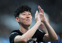 영국 안 가는 손흥민, 서울에서 토트넘과 아름다운 이별