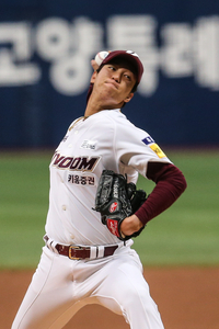 ‘120억 송성문’ 잔칫상 차렸더니, 안우진 ‘어깨 부상’으로 ‘찬물’ 끼얹는 키움 [SS시선집중]