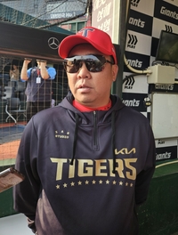 ‘3연승+다시 4위’ 이범호 감독 “원정 12연전 첫 경기 승리, 남은 44경기 잘 치르겠다” [SS사직in]