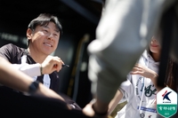 축구협회 심판팀장이 하루아침에 K리그 코치로? 규정 문제 없지만 ‘이해충돌’ 우려 목소리 [SS포커스]