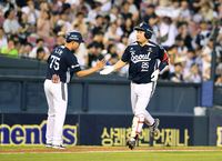 [포토]두산 양의지, LG 손주영 상대 시즌 16호 홈런