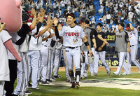 [포토]7연승 질주하며 1위로 올라서는 LG