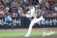 미쳤다! 토종 ‘최고 구속 보유자’ 문동주, 또 시속 160㎞ 넘겼다…대전 신구장 ‘최초 기록’까지 [SS대전in]