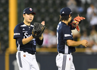 [포토]이유찬을 향해 박수를 보내는 최승용