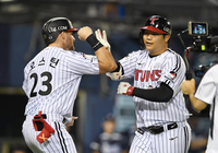 [포토]LG 문보경, 한 방에 역전!