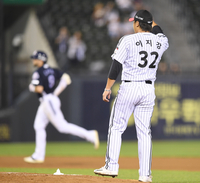 [포토] 이지강 ‘홈런을 허용하고 말았어’