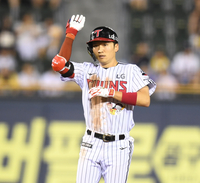 [포토] 박해민, 7회 시원한 2루타