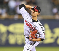 [포토] 역투하는 LG 이정용