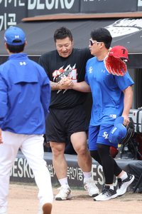 “굿바이 1982…곧 내 차례” 이제 KBO ‘맏형’ 최형우, 황금세대 배턴 잇는다 [SS포커스]